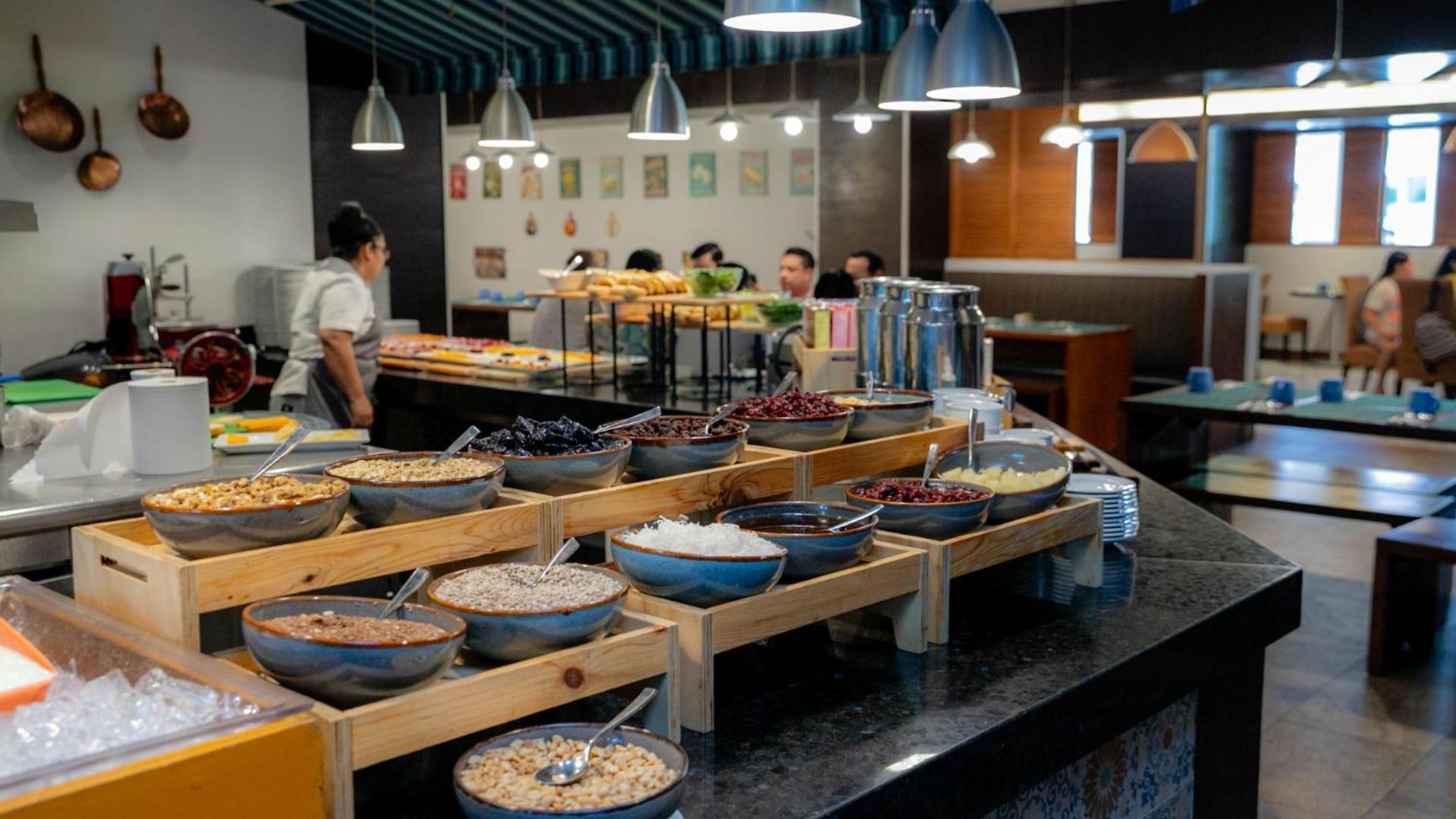 Palacio Mundo Imperial All inclusive hotel Acapulco Esterno foto A breakfast buffet at a hotel